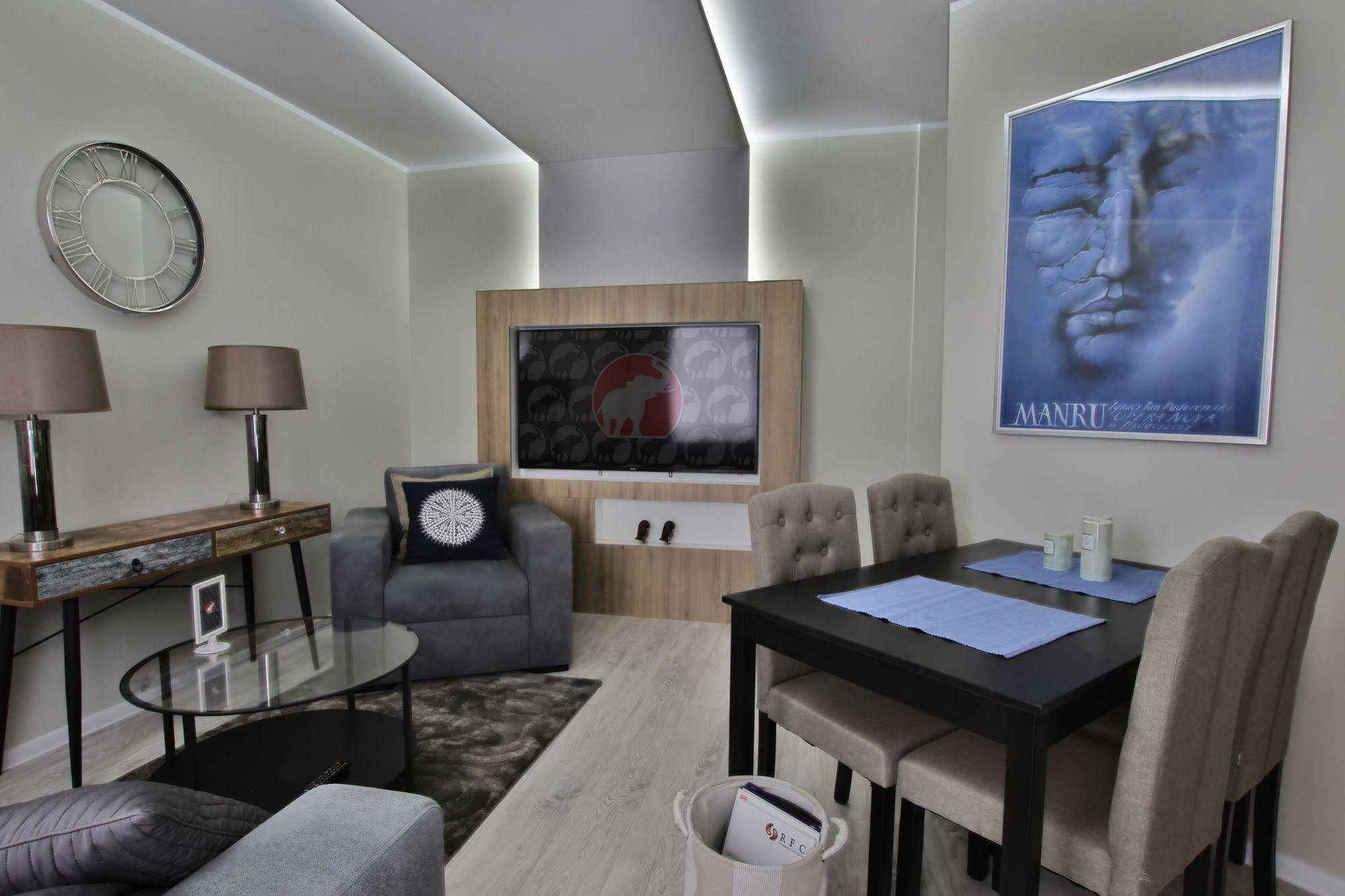Apartamenty Bohaterow Kragujewca 6 ビィドゴシュチュ エクステリア 写真