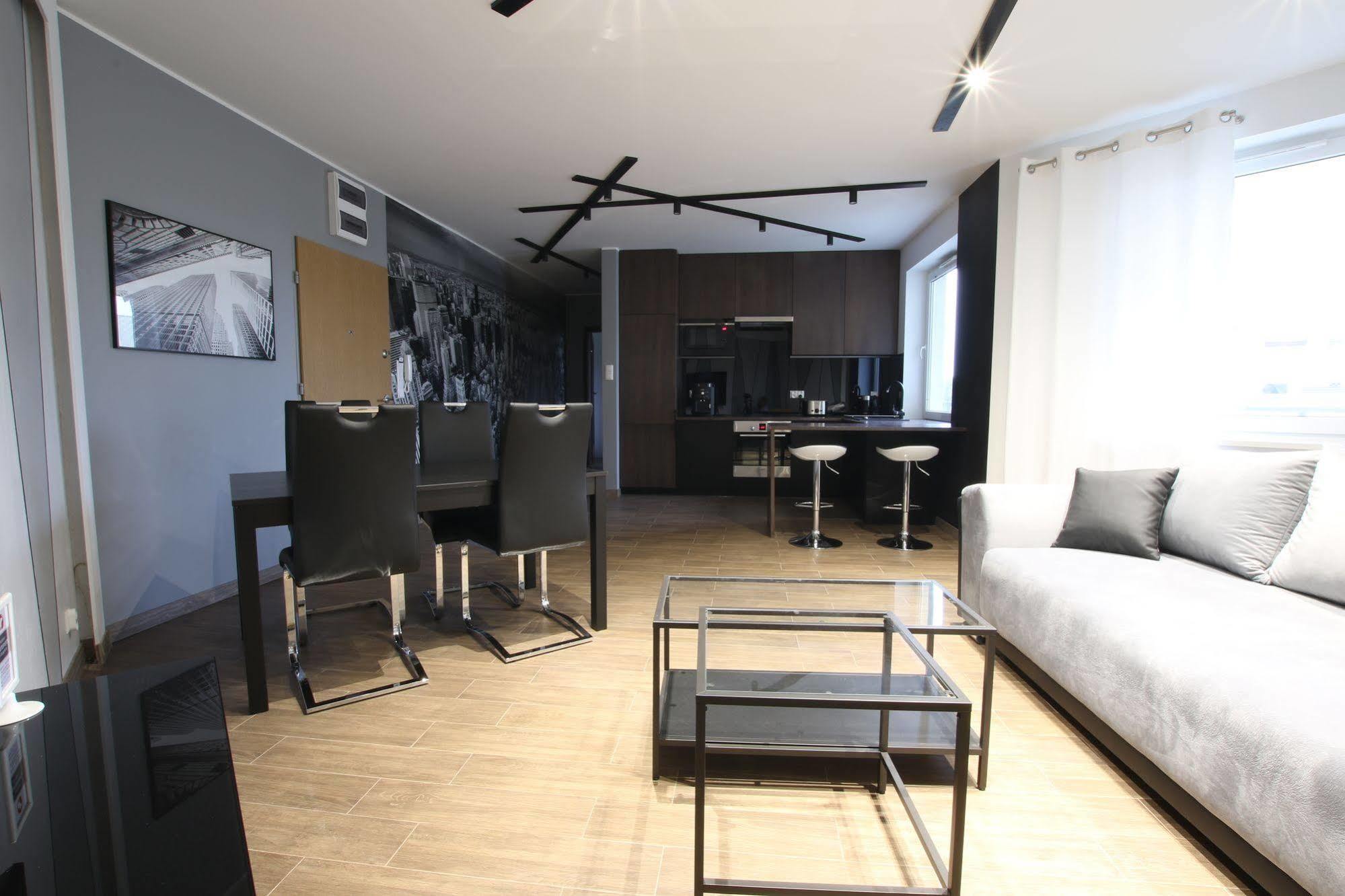 Apartamenty Bohaterow Kragujewca 6 ビィドゴシュチュ エクステリア 写真